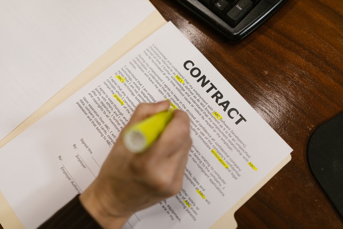 IA pour analyser un contrat : outils et limites